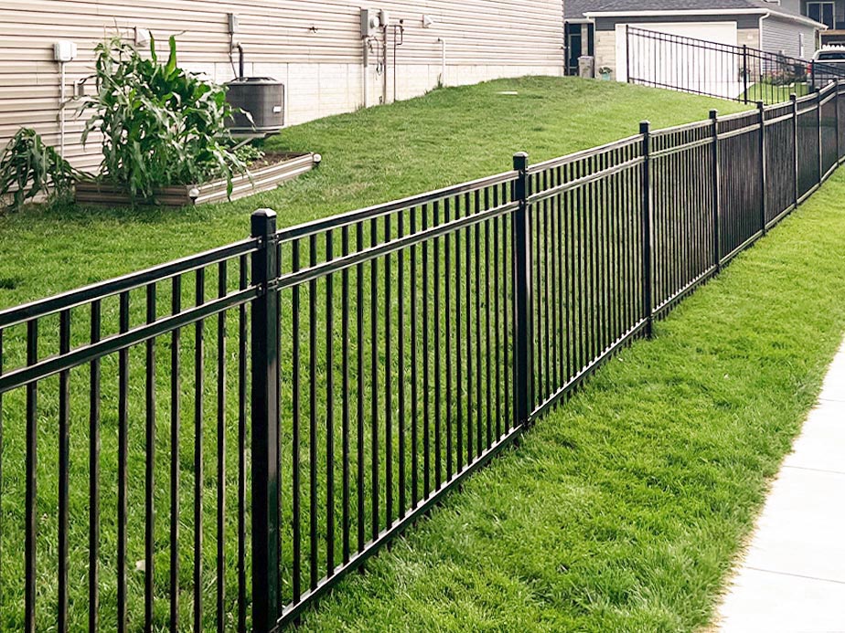 Aluminum Fence Contractor in Lincoln