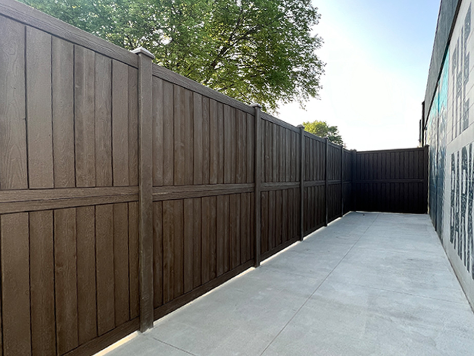 Composite fence contractor in the Lincoln area.