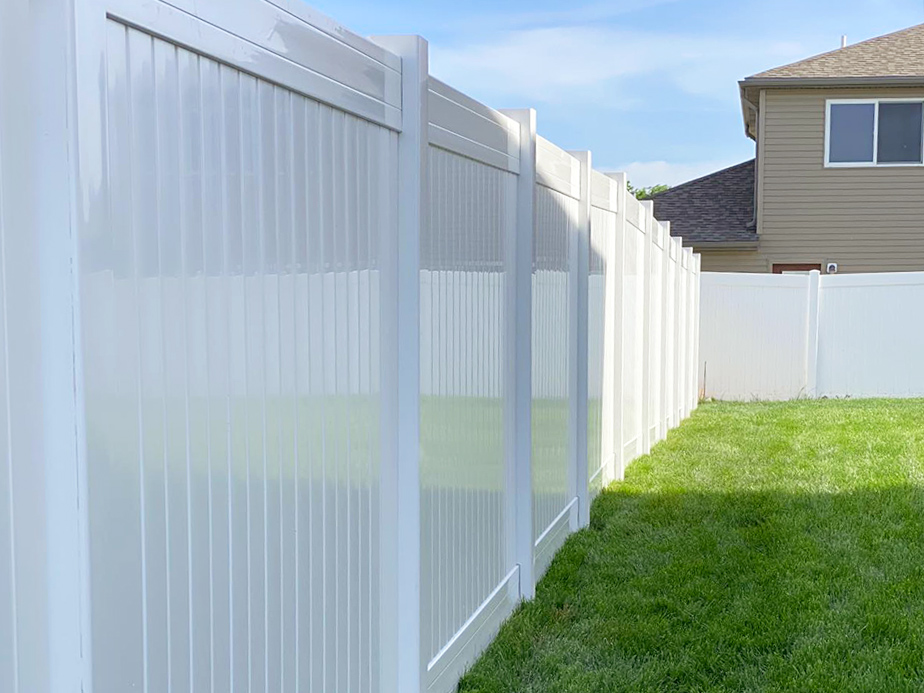 Papillion Nebraska vinyl privacy fencing